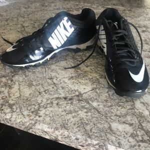 Men’s Size 8.5 Football Cleats